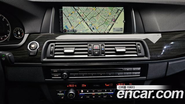 BMW 5-Series 528i xDrive Luxury Plus