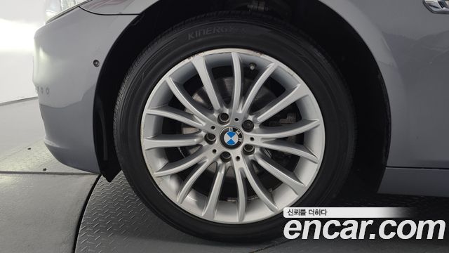 BMW 5-Series 528i xDrive Luxury Plus