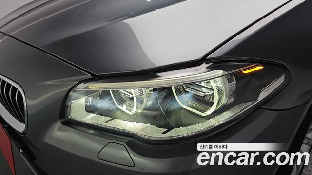 BMW 5-Series 528i xDrive Luxury Plus