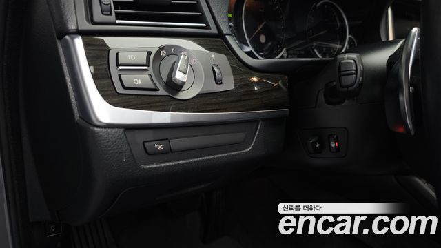 BMW 5-Series 528i xDrive Luxury Plus