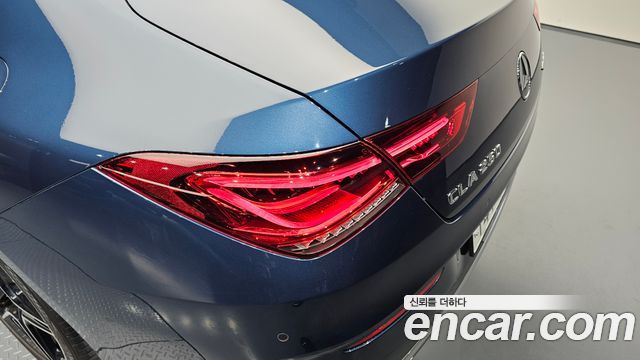 Mercedes-Benz CLA-Class CLA250 4MATIC