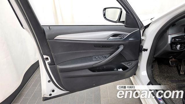 BMW 5-Series 530i M Sport Package