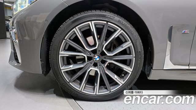 BMW 7-Series 740Li xDrive M Sport Package