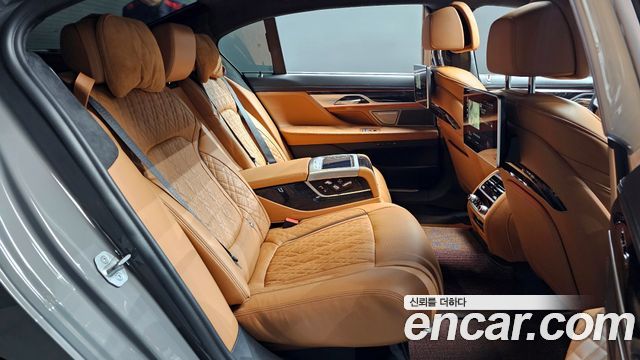 BMW 7-Series 740Li xDrive M Sport Package
