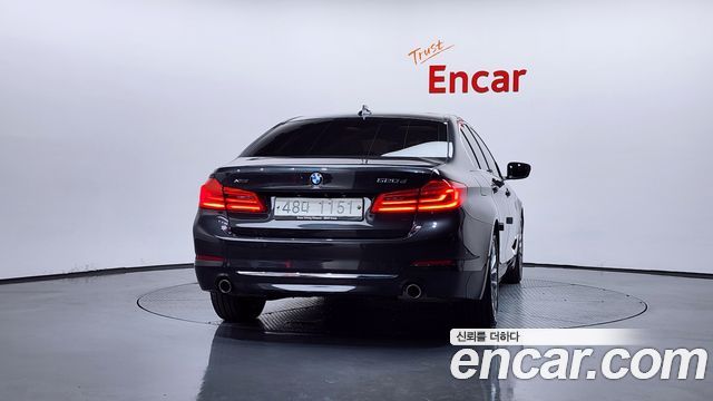 BMW 5-Series 520d xDrive Luxury Plus