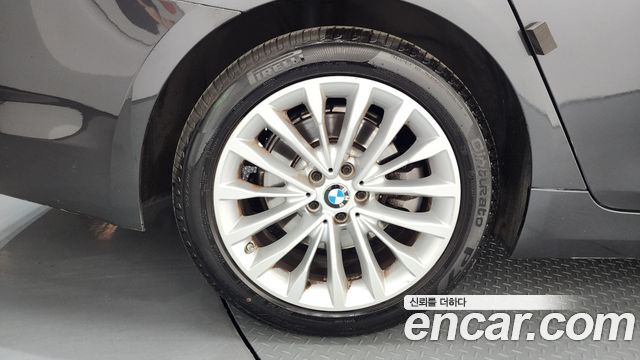 BMW 5-Series 520d xDrive Luxury Plus
