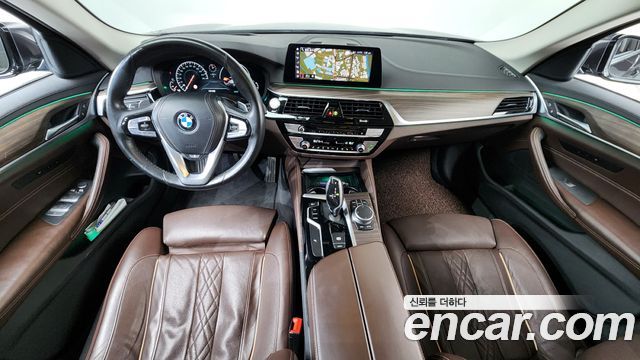 BMW 5-Series 520d xDrive Luxury Plus