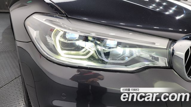 BMW 5-Series 520d xDrive Luxury Plus