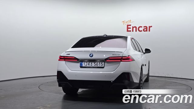 BMW 5-Series 530e xDrive M Sport Pro