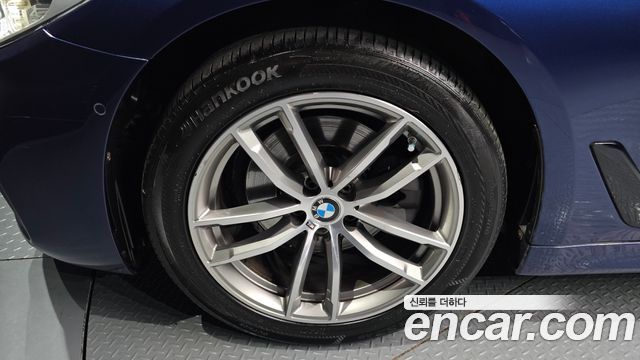 BMW 5-Series 520d xDrive M Sport Package Plus