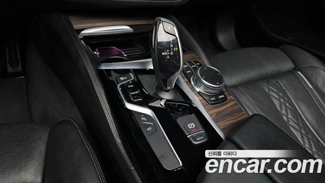 BMW 5-Series 520d xDrive M Sport Package Plus