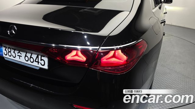 Mercedes-Benz E-Class E200 Avantgarde