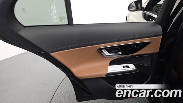 Mercedes-Benz E-Class E200 Avantgarde