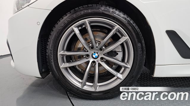 BMW 5-Series 520d xDrive M Sport Package Plus