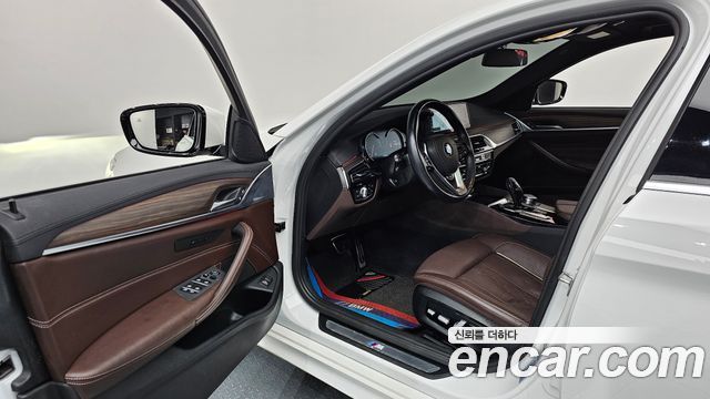 BMW 5-Series 520d xDrive M Sport Package Plus