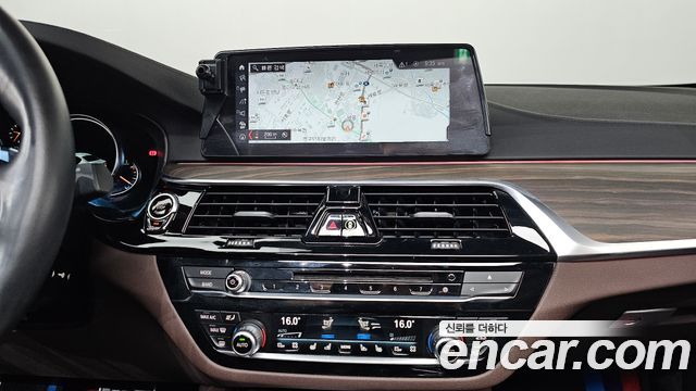 BMW 5-Series 520d xDrive M Sport Package Plus