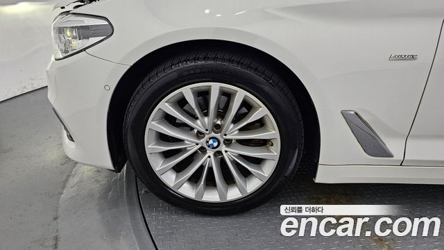 BMW 5-Series 520d Luxury Special Edition