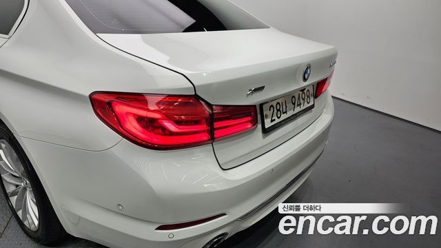 BMW 5-Series 520d Luxury Special Edition