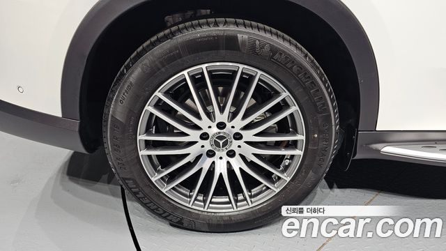 Mercedes-Benz GLC-Class GLC300 4MATIC Avnatgarde Coupe
