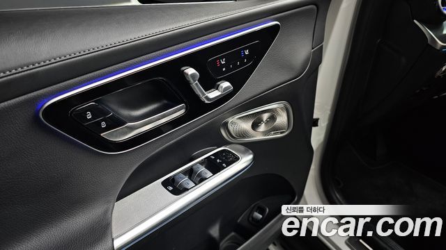 Mercedes-Benz GLC-Class GLC300 4MATIC Avnatgarde Coupe