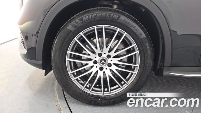 Mercedes-Benz GLC-Class GLC300 4MATIC Avnatgarde Coupe