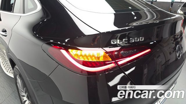 Mercedes-Benz GLC-Class GLC300 4MATIC Avnatgarde Coupe
