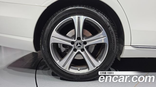 Mercedes-Benz E-Class E220d Avantgarde