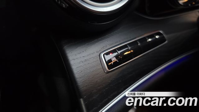 Mercedes-Benz E-Class E220d Avantgarde