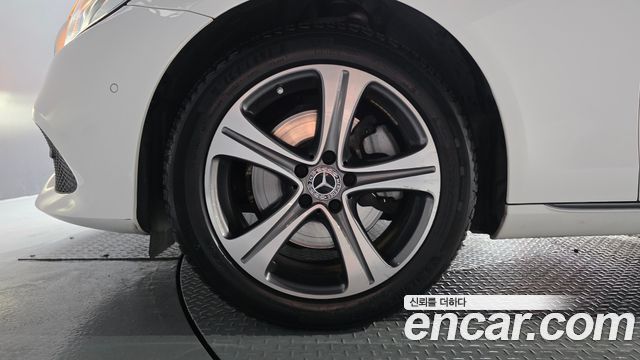 Mercedes-Benz E-Class E220d Avantgarde