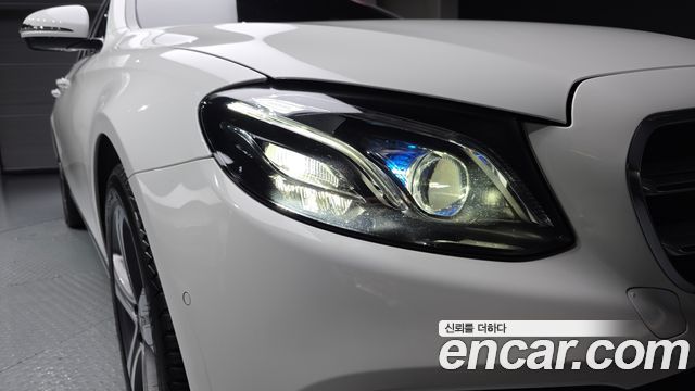 Mercedes-Benz E-Class E220d Avantgarde