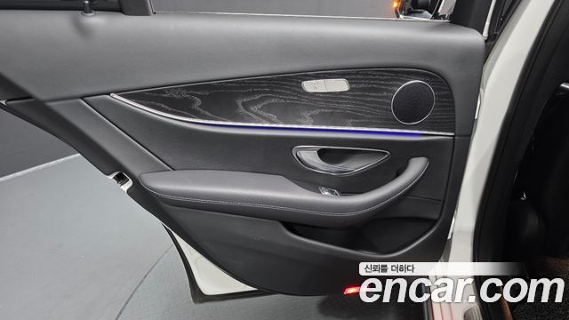 Mercedes-Benz E-Class E220d Avantgarde