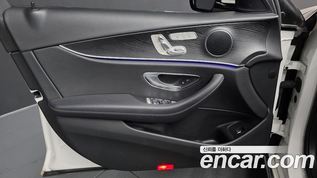 Mercedes-Benz E-Class E220d Avantgarde