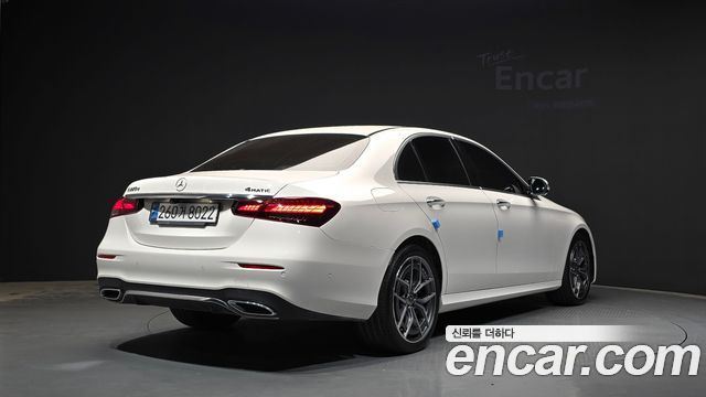 Mercedes-Benz E-Class E220d 4MATIC AMG Line