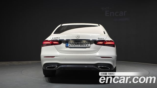 Mercedes-Benz E-Class E220d 4MATIC AMG Line