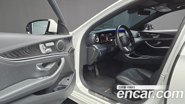 Mercedes-Benz E-Class E220d 4MATIC AMG Line
