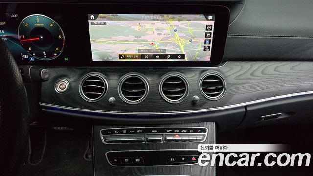 Mercedes-Benz E-Class E220d 4MATIC AMG Line