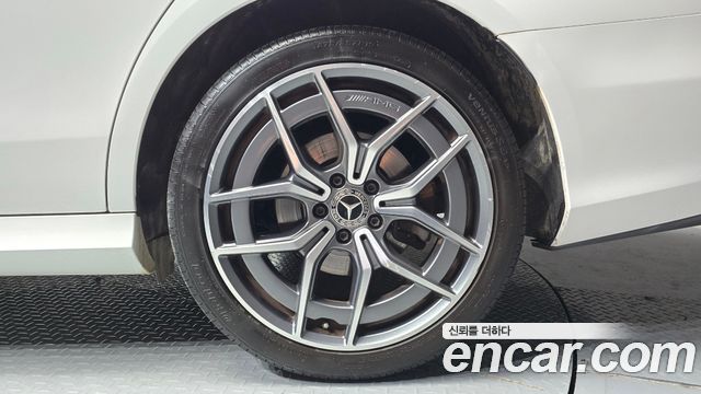Mercedes-Benz E-Class E220d 4MATIC AMG Line