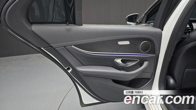 Mercedes-Benz E-Class E220d 4MATIC AMG Line