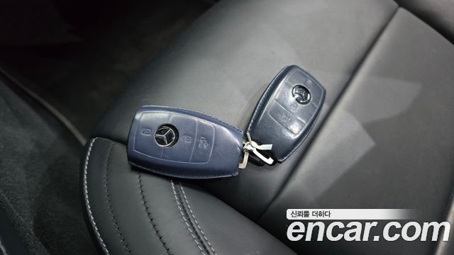 Mercedes-Benz E-Class E220d 4MATIC AMG Line