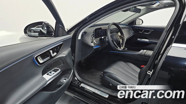 Mercedes-Benz E-Class E200 Avantgarde