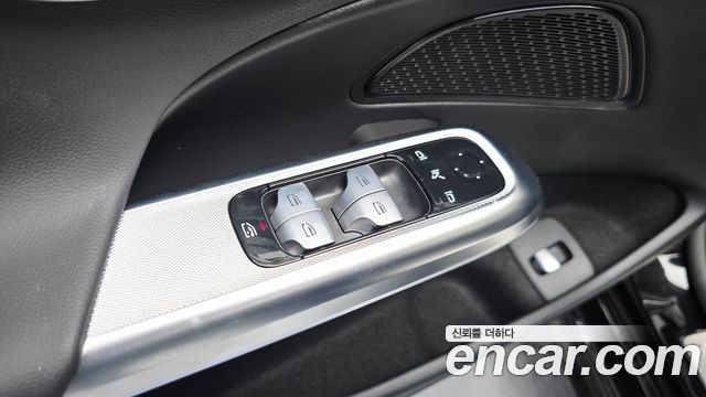 Mercedes-Benz E-Class E200 Avantgarde