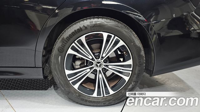 Mercedes-Benz E-Class E200 Avantgarde