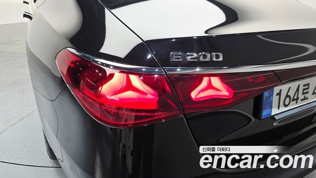 Mercedes-Benz E-Class E200 Avantgarde