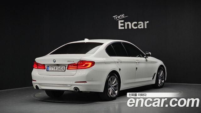 BMW 5-Series 530e Luxury