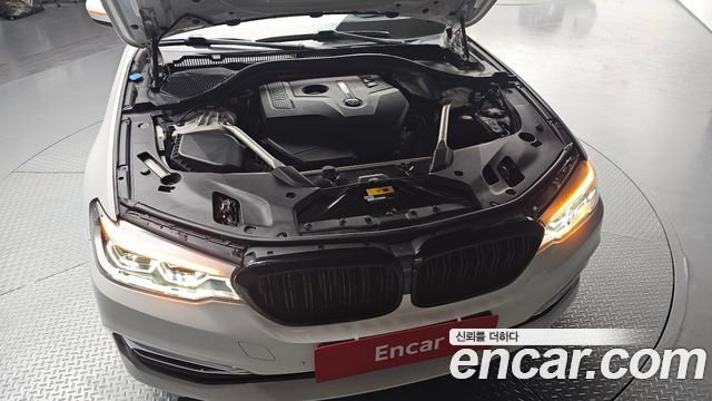 BMW 5-Series 530e Luxury