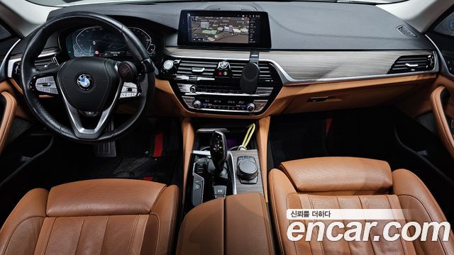 BMW 5-Series 530e Luxury