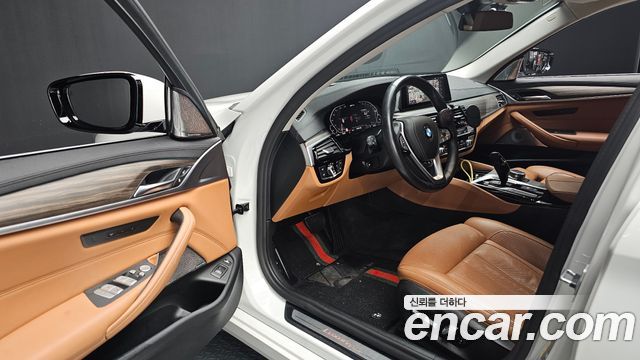 BMW 5-Series 530e Luxury