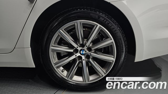 BMW 5-Series 530e Luxury