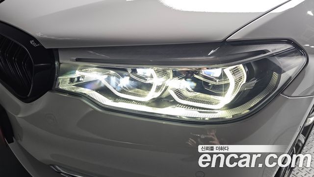 BMW 5-Series 530e Luxury