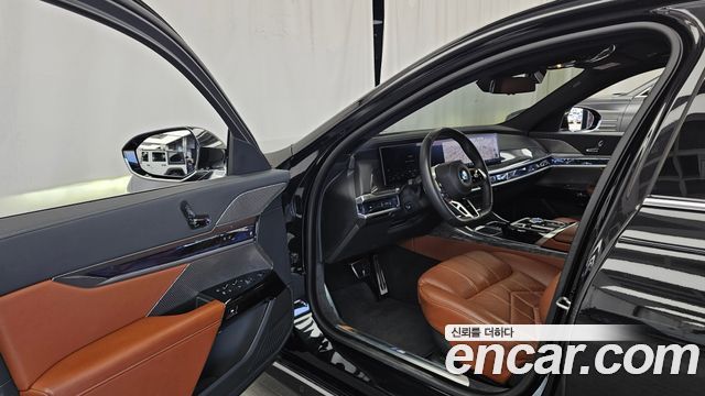BMW 7-Series 740i xDrive M Sport
